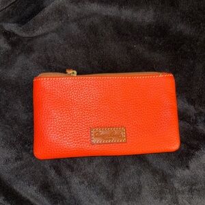 DOONEY & BOURKE RED PEBBLE LEATHER ID ZIP POUCH CASE